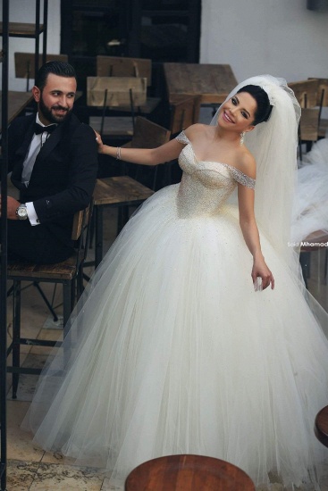 Off the Shoulder Beaded Arabic Romantic Ball Gown Wedding Dresses_1